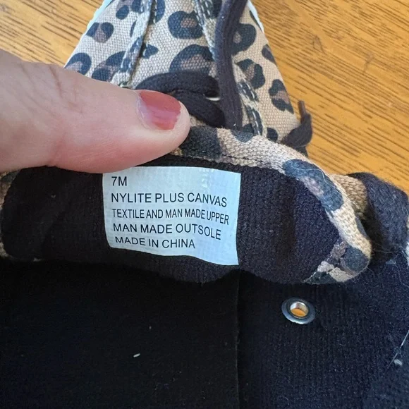 Tretorn Women’s Size 7 NYLite Plus Leopard Print Sneakers Canvas Shoes Animal - Picture 2 of 16